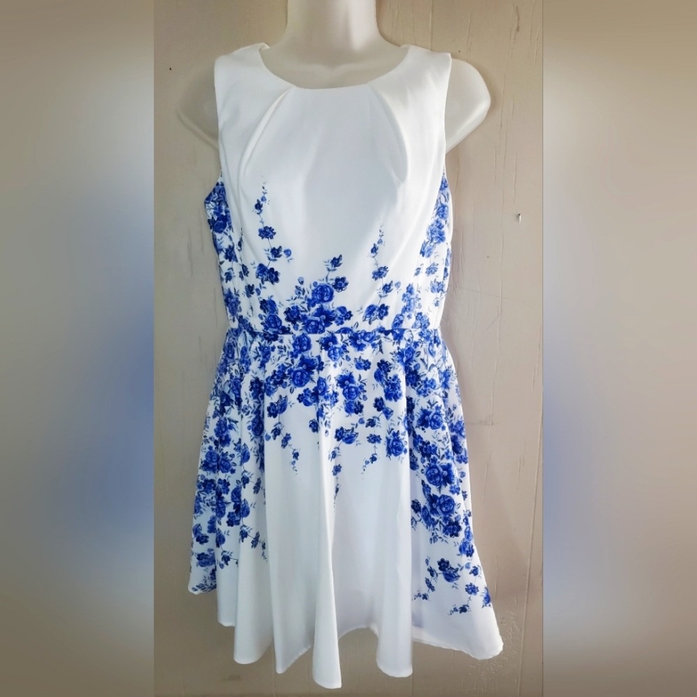 Very cute Teeze Me dress 👗